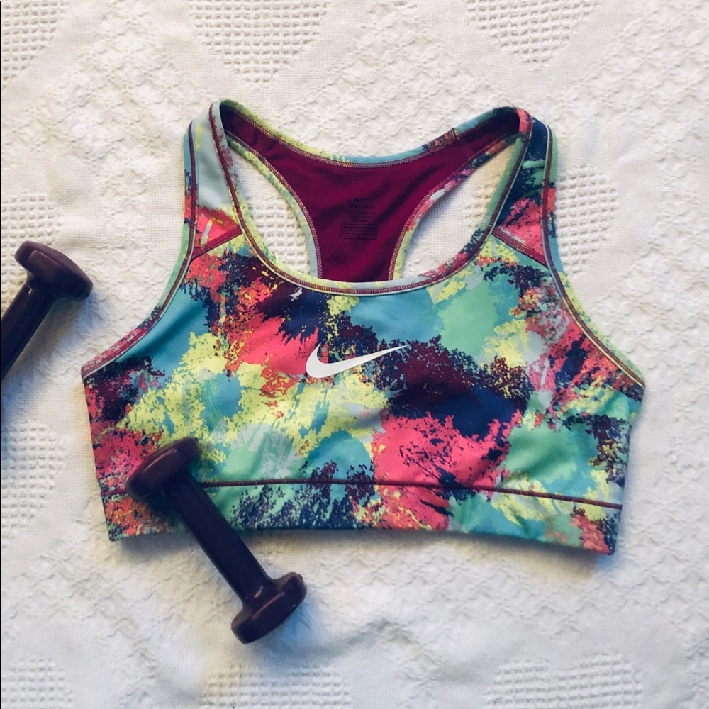 BARELY WORN Nike Sports Bra